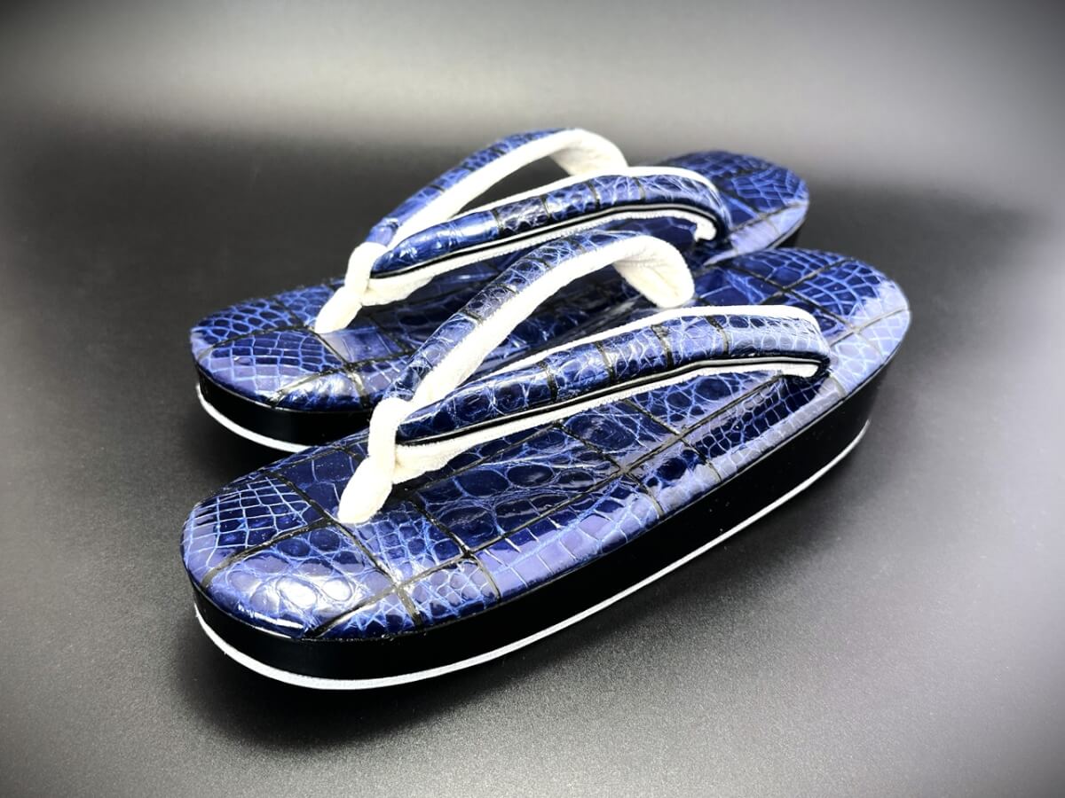 [女物]スモールクロコダイル 切り継ぎ革 草履(M)